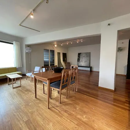 Apartmán Artistic 2 Bedroom Apt In Centre! La1 *